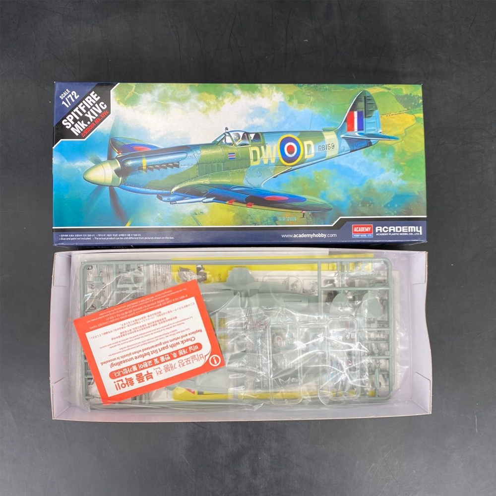 Academy 12484  1:72 Scale Brit – обзор и цена Model Kit Spitfire