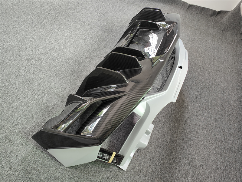 New Half Carbon Fiber Rear Bum – обзор и цена Model Kit Lamborghini