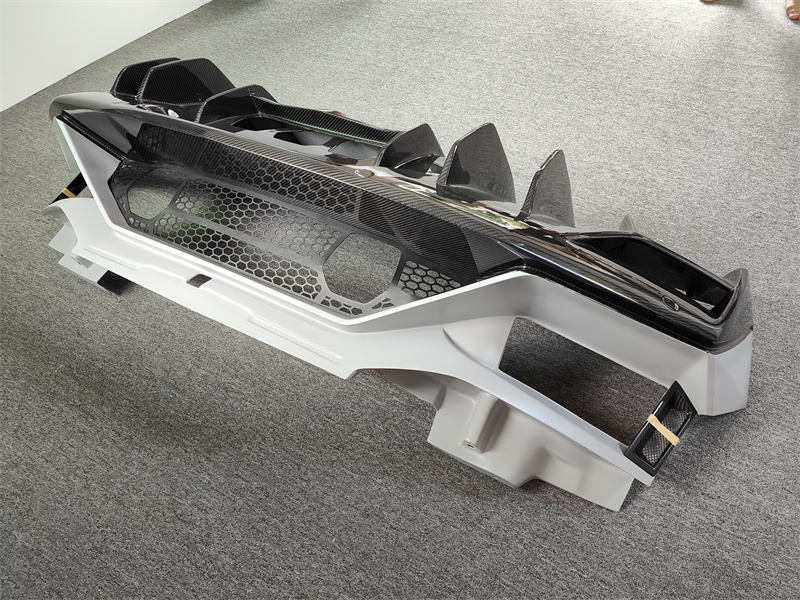 New Half Carbon Fiber Rear Bum – обзор и цена Model Kit Lamborghini